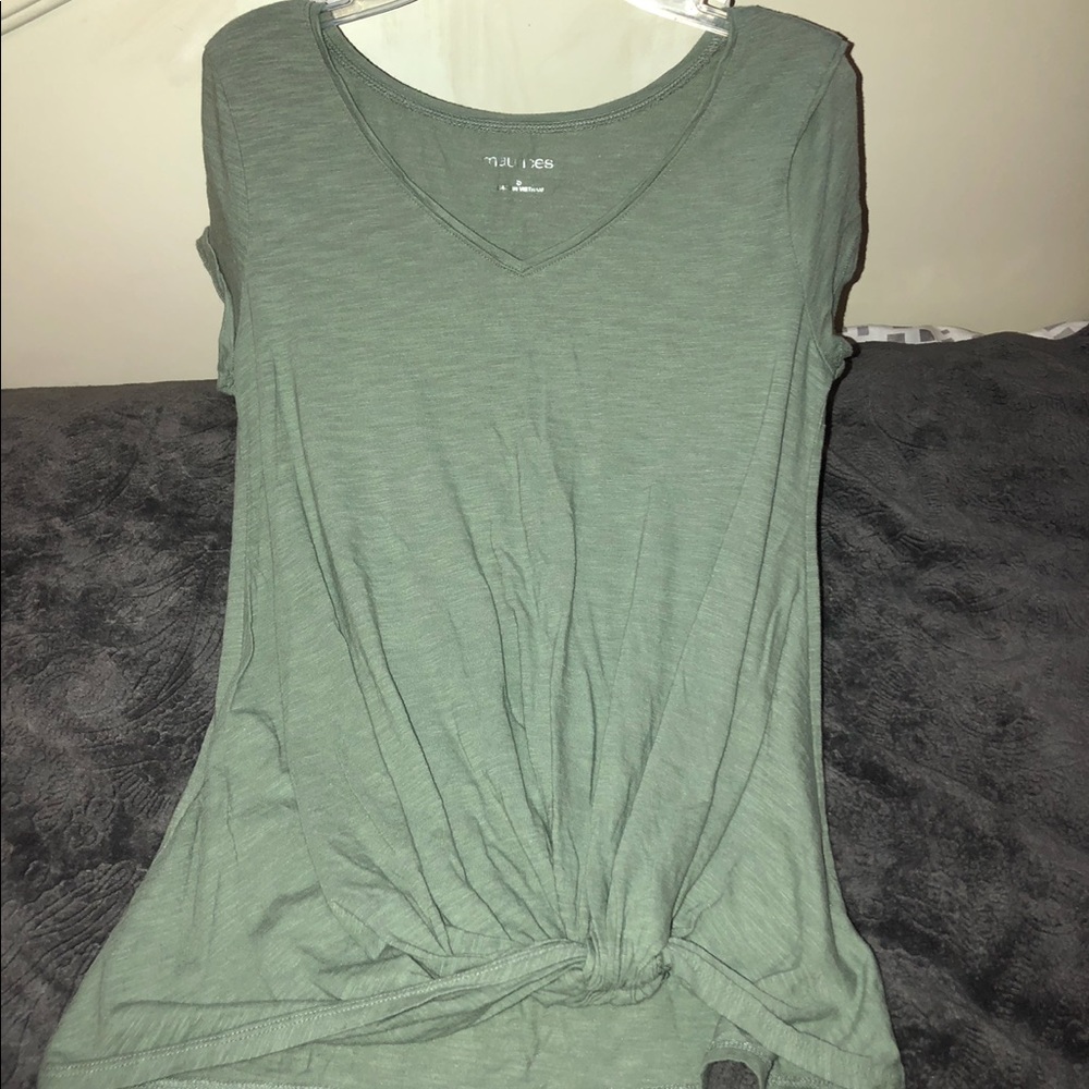 2 Maurice’s shirts